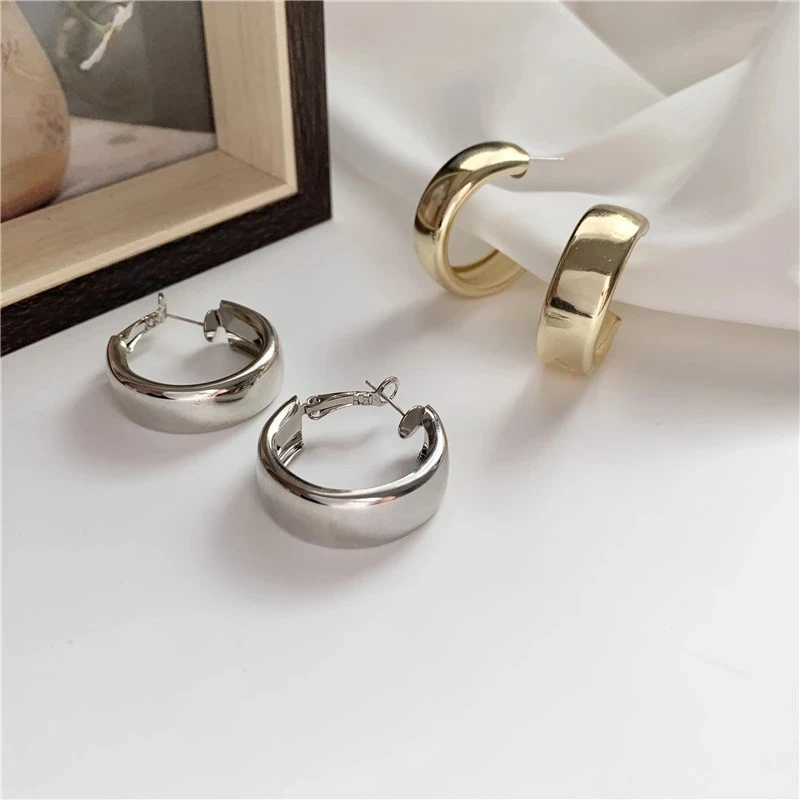 Minimalism Metal Chunky Hoop Earrings For Women Retro Temperament Geometric Circle Pircing Ear New Korean Brinco Party Jewelry
Minimalism Metal Chunky Hoop Earrings For Women Retro Temperament Geometric Circle Pircing Ear New Korean Brinco Party Jewelry