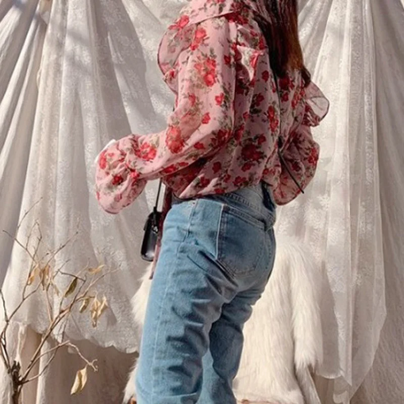 ZAWAHIKI Floral Sweet Blouse Women Tops Ruffles V Enck Lace Up Korean Chiffon Blusas Mujer 2021 Spring Loose Retro Shirts New
ZAWAHIKI Floral Sweet Blouse Women Tops Ruffles V Enck Lace Up Korean Chiffon Blusas Mujer 2021 Spring Loose Retro Shirts New
