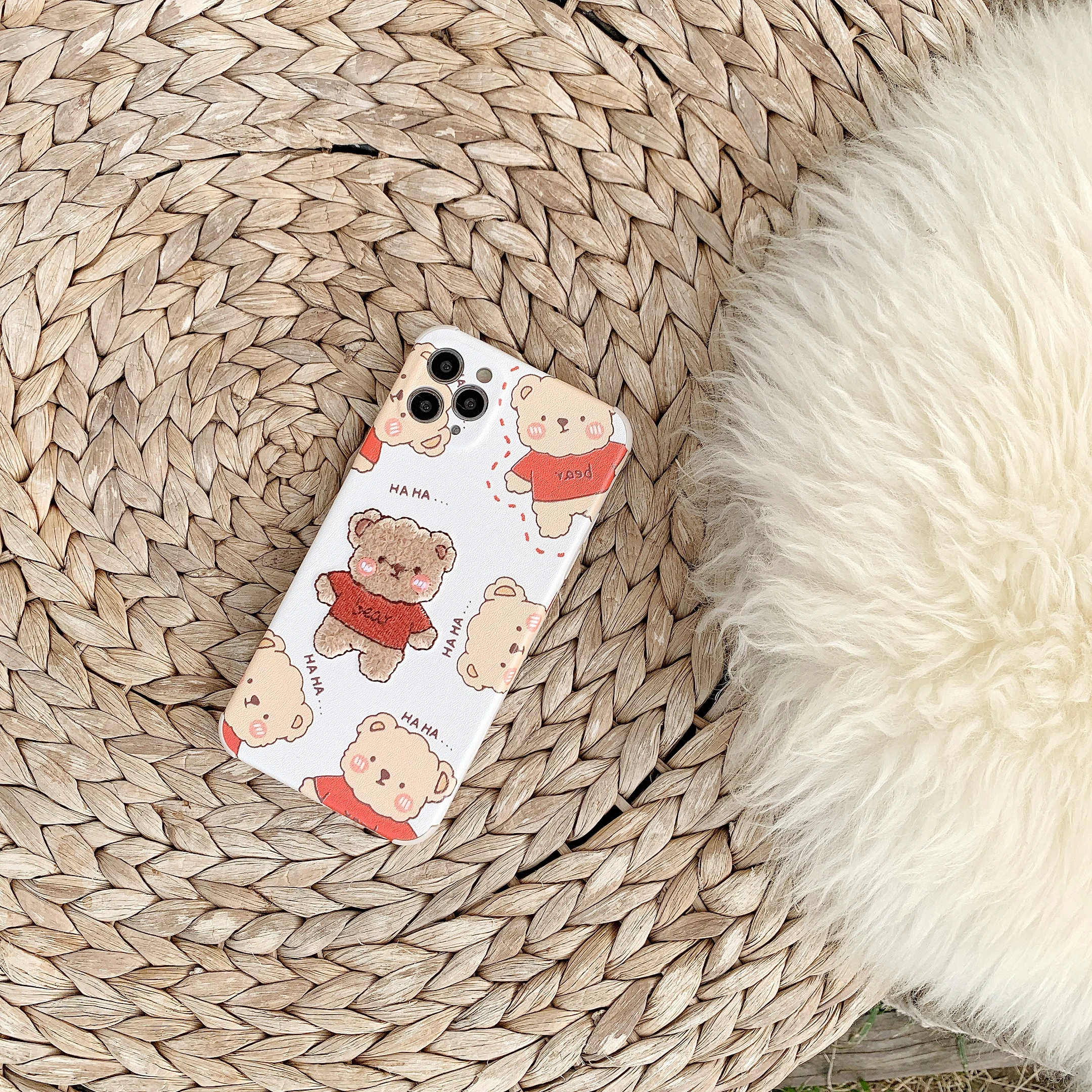 Silk pattern bear is suitable for iphone12 mini / 11 Pro Max mobile phone case 7 / 8plus x xsmax xr protective cover 
Silk pattern bear is suitable for iphone12 mini / 11 Pro Max mobile phone case 7 / 8plus x xsmax xr protective cover