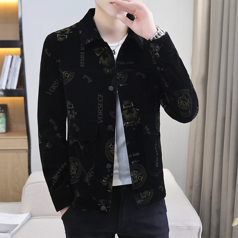 2021 autumn new men's single-breasted long-sleeved corduroy tiger head letter printed shirt jacket fashion all-match
2021 autumn new men's single-breasted long-sleeved corduroy tiger head letter printed shirt jacket fashion all-match