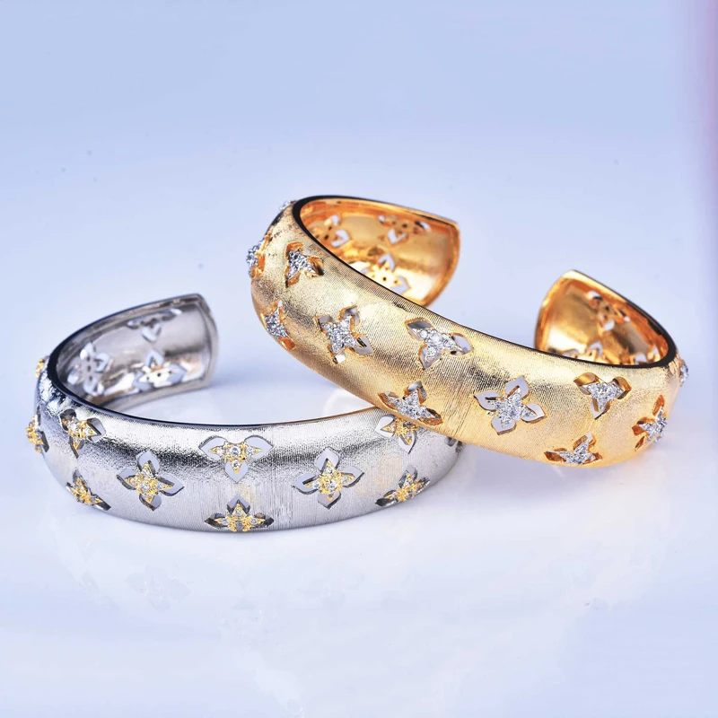 Vintage Open Bracelet Hollow Flower Exaggeration Luxury Two Color Jewelry Wire Drawing Matte Accessories For Women Wedding Party
Vintage Open Bracelet Hollow Flower Exaggeration Luxury Two Color Jewelry Wire Drawing Matte Accessories For Women Wedding Party