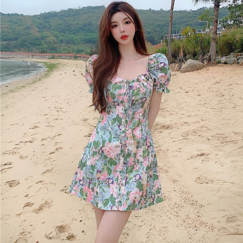 Summer Women's Floral A-Line Beach Dress French Style Puff Sleeve Square Neck Lace Mini Dress 2021 Female Vestidos
Summer Women's Floral A-Line Beach Dress French Style Puff Sleeve Square Neck Lace Mini Dress 2021 Female Vestidos