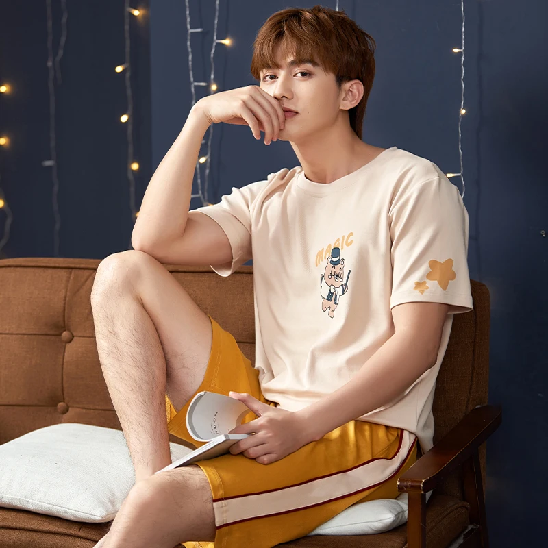 Mens Lounge Wear Summer New Cartoon Short Sleeve Pajamas For Man Plus Size Shorts Two Pieces Leisure Cotton O-Neck Men Homewear
Mens Lounge Wear Summer New Cartoon Short Sleeve Pajamas For Man Plus Size Shorts Two Pieces Leisure Cotton O-Neck Men Homewear
