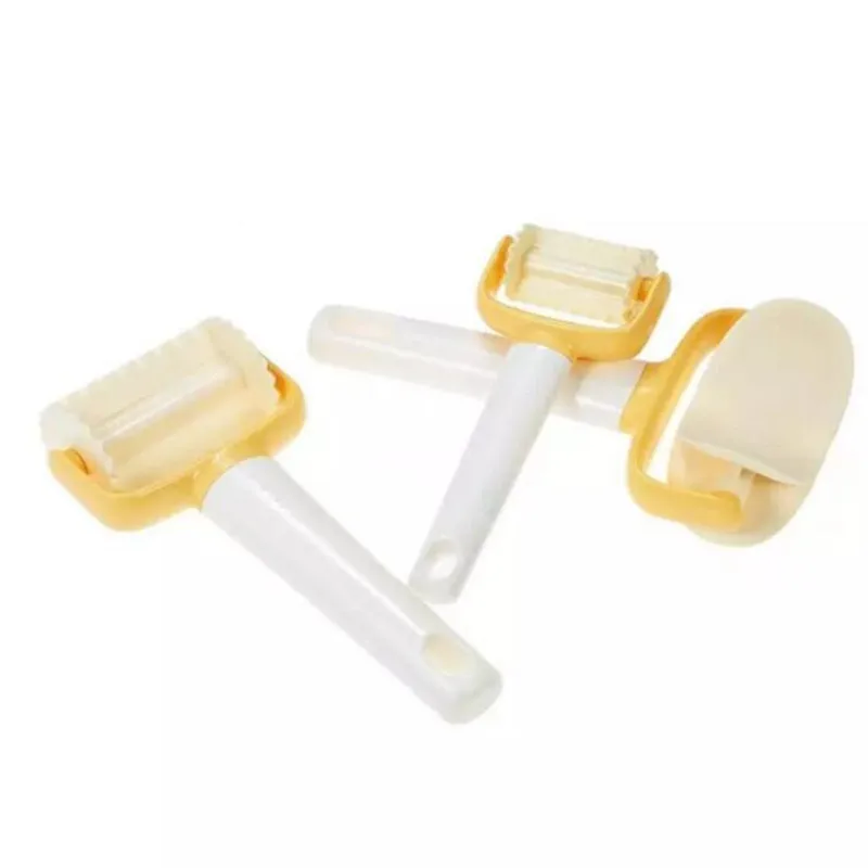 3Pcs Biscuit Mold Remover Fondant Dough Cutting Tool Cake Biscuit Roller Knife Kitchen Baking Tools
3Pcs Biscuit Mold Remover Fondant Dough Cutting Tool Cake Biscuit Roller Knife Kitchen Baking Tools