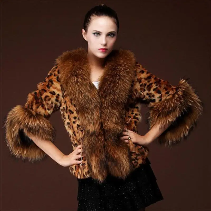 

Женская зимняя шуба, новинка 2021, меховая куртка с большим меховым воротником и леопардовым принтом, короткая облегающая плотная теплая Женс...