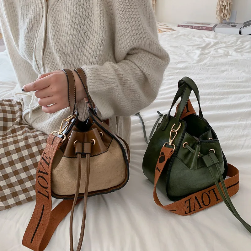 buckets bag for women designer shoulder bags luxury pu leather drawstring crossbody bag lady small purses Luxury female bag
buckets bag for women designer shoulder bags luxury pu leather drawstring crossbody bag lady small purses Luxury female bag