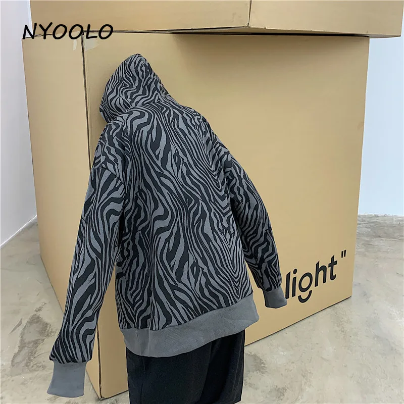 NYOOLO 2020 Winter Zebra Bear Letters Embroidery Long Sleeve Fleece Pullovers Sweatshirt Women Harajuku Streetwear Warm Hoodies
NYOOLO 2020 Winter Zebra Bear Letters Embroidery Long Sleeve Fleece Pullovers Sweatshirt Women Harajuku Streetwear Warm Hoodies