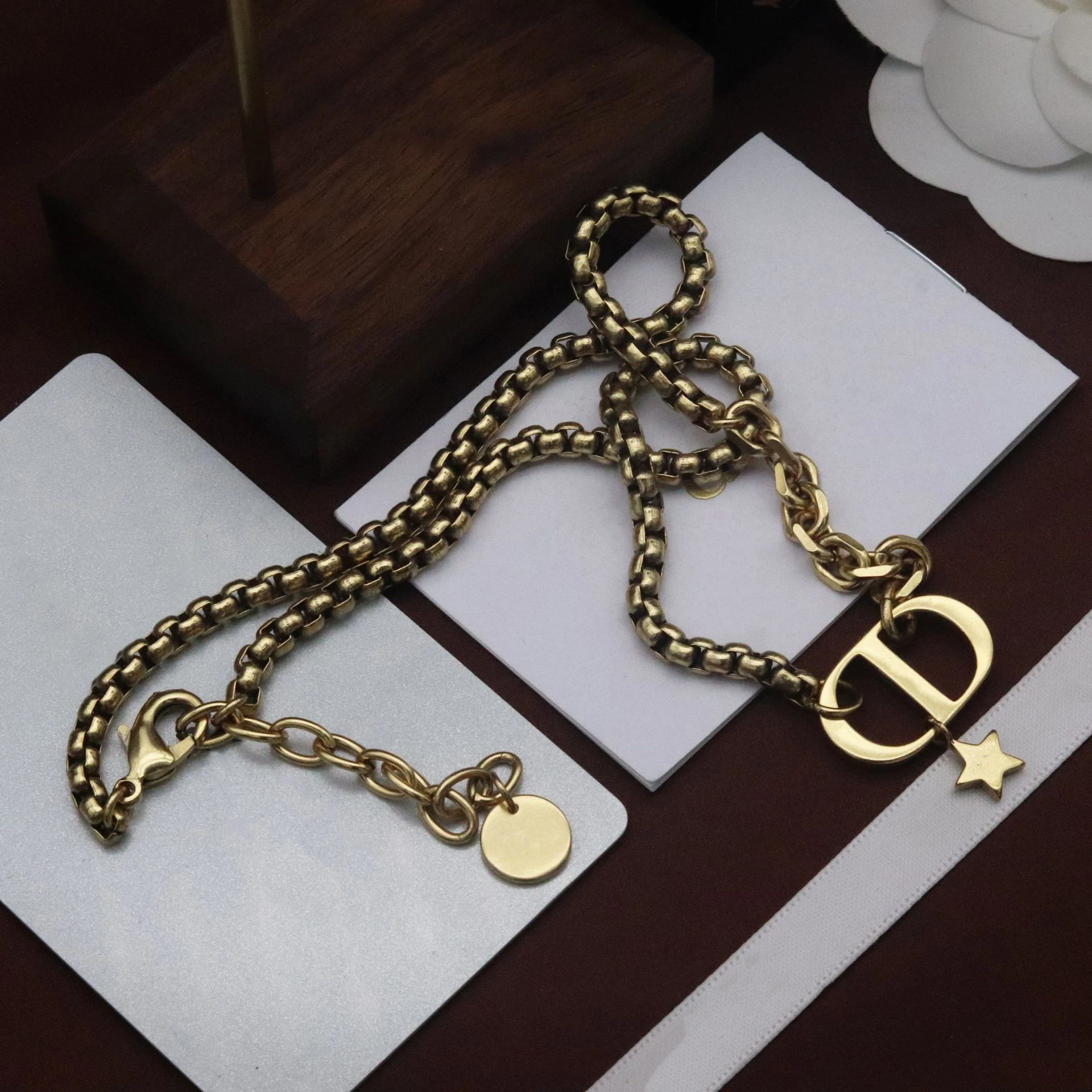 2021 New Fashion Vintage Letters Personality Wild Chain Simple Tassel Women's Necklaces
2021 New Fashion Vintage Letters Personality Wild Chain Simple Tassel Women's Necklaces