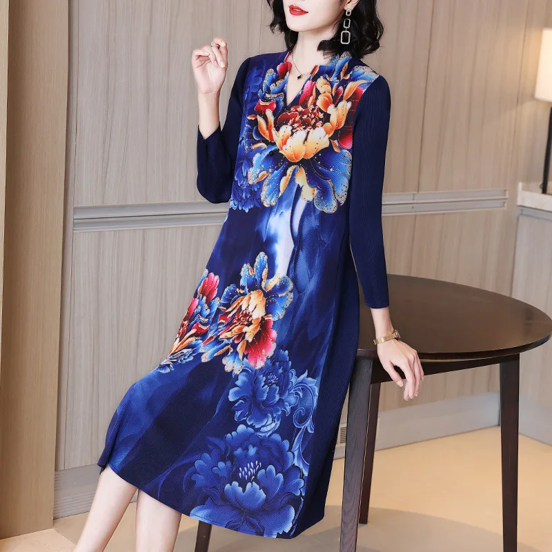 Women's 2021 Spring Casual A-line Plus Size V-neck Pleated Dress 
Women's 2021 Spring Casual A-line Plus Size V-neck Pleated Dress