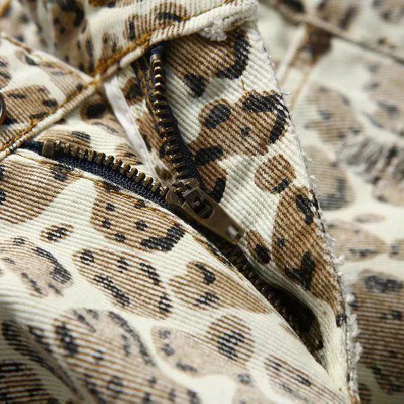 CHICEVER Casual Leopard Denim Short For Women High Waist Hit Color Loose Shorts Females Summer Fashion Clothing 2021 Stylish
CHICEVER Casual Leopard Denim Short For Women High Waist Hit Color Loose Shorts Females Summer Fashion Clothing 2021 Stylish