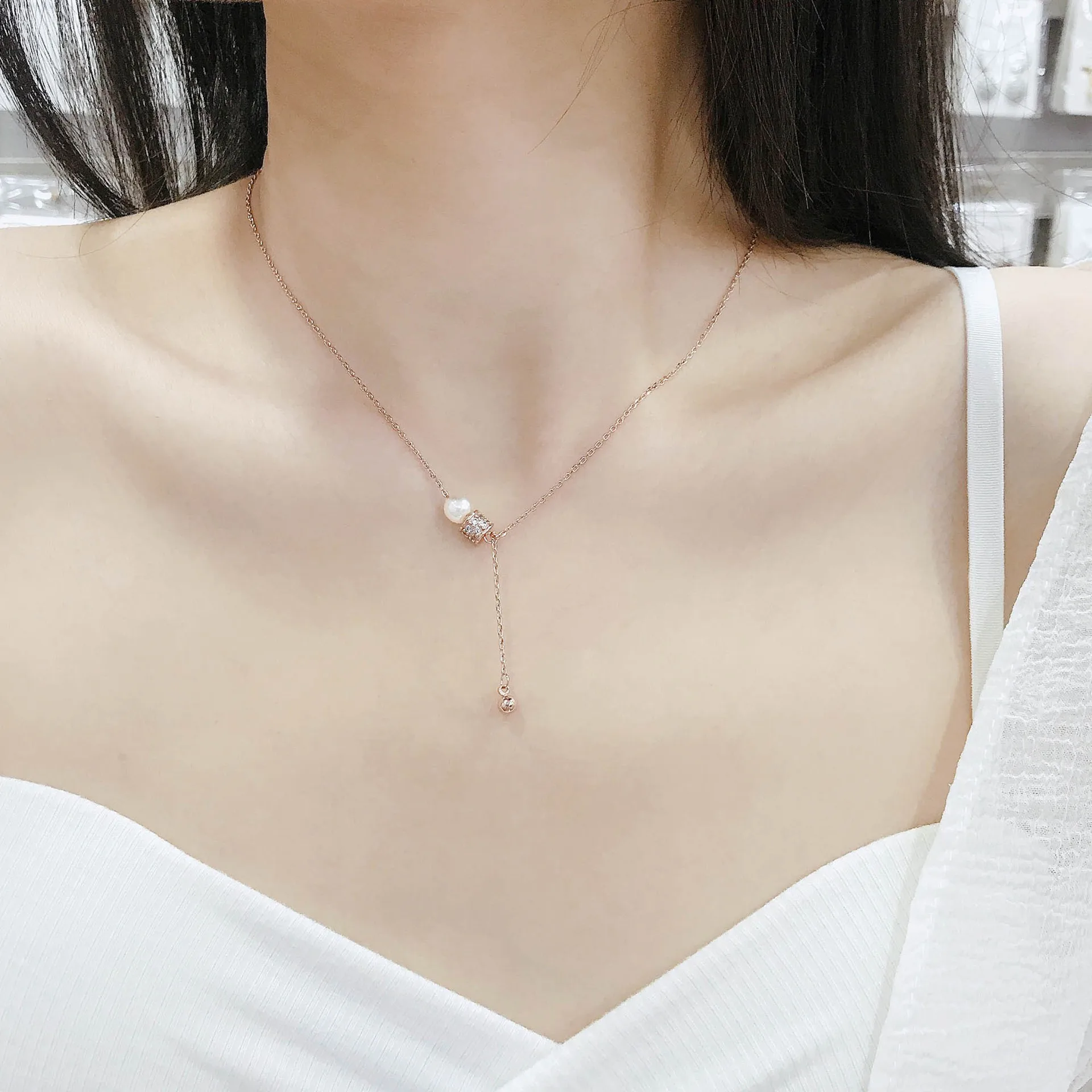 Fashion Elegant Rose Gold Color Necklaces For Women Luxury Pearl Pendants Charm Clavicle Chain Ladies Party Jewelry Girl Gift
Fashion Elegant Rose Gold Color Necklaces For Women Luxury Pearl Pendants Charm Clavicle Chain Ladies Party Jewelry Girl Gift