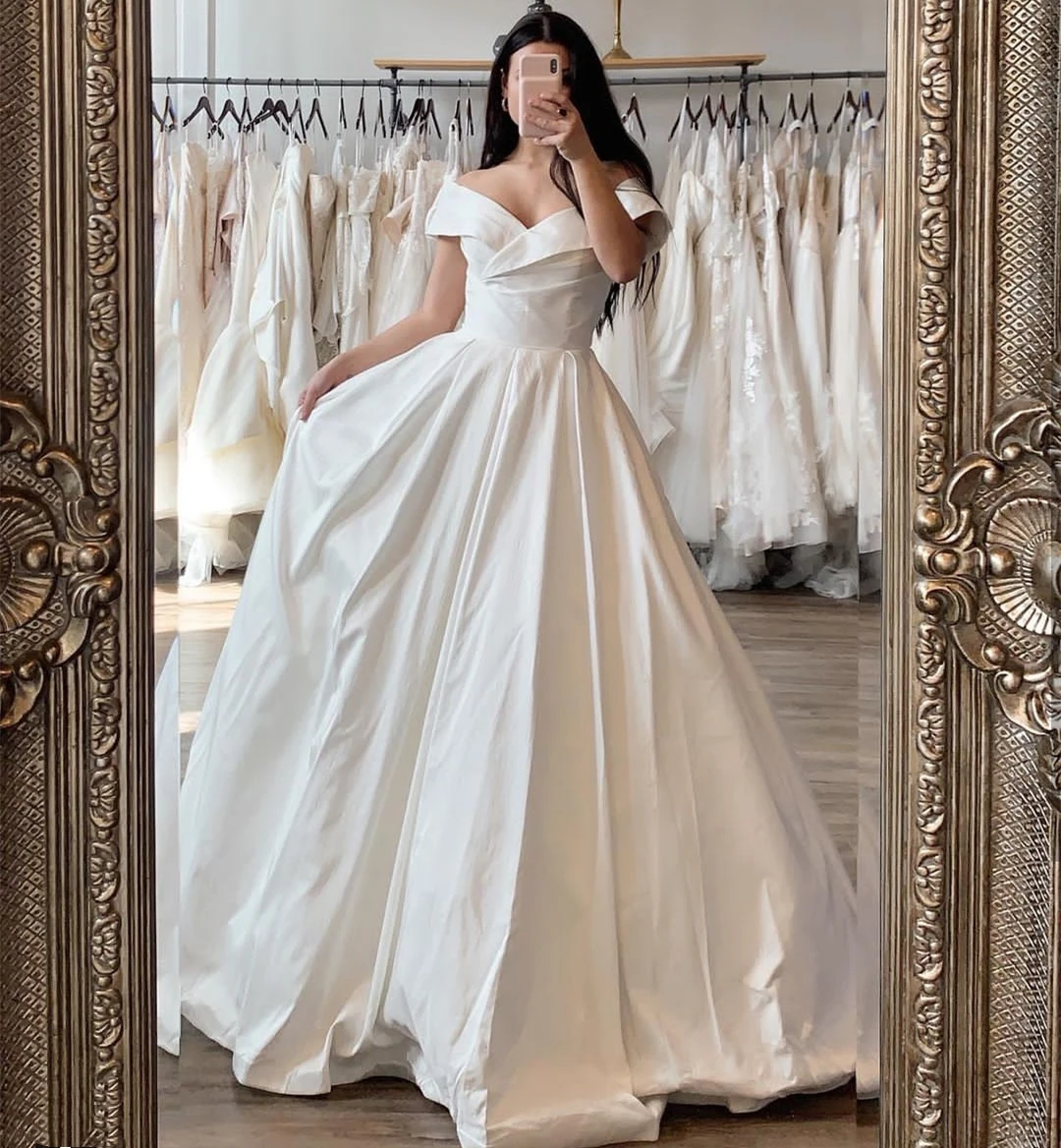 Satin Floor-length Card Shoulder Wedding Dress Half Sleeve Halter V Necking Ball Gown Cocktail Party Annual Meeting Smooth
Satin Floor-length Card Shoulder Wedding Dress Half Sleeve Halter V Necking Ball Gown Cocktail Party Annual Meeting Smooth