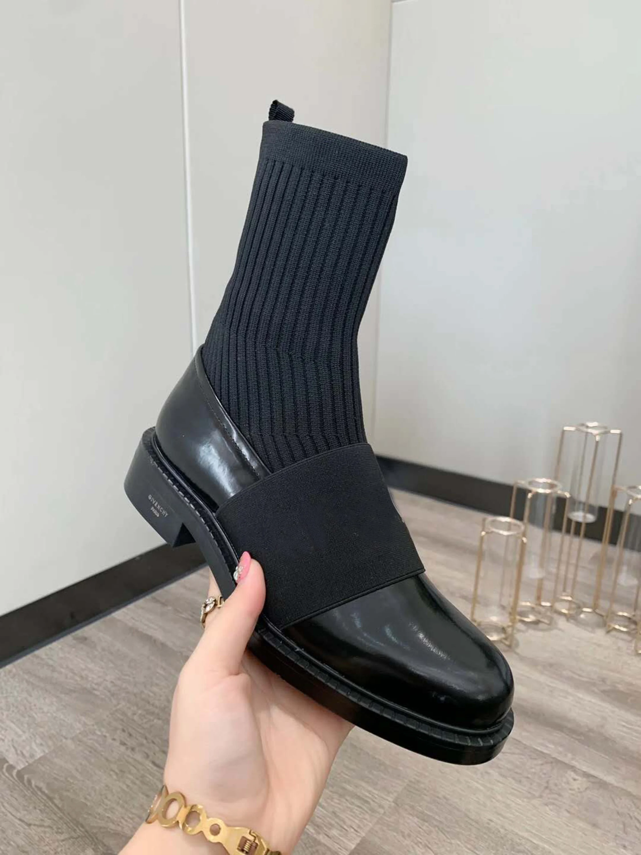 Women's wool boots
Women's wool boots