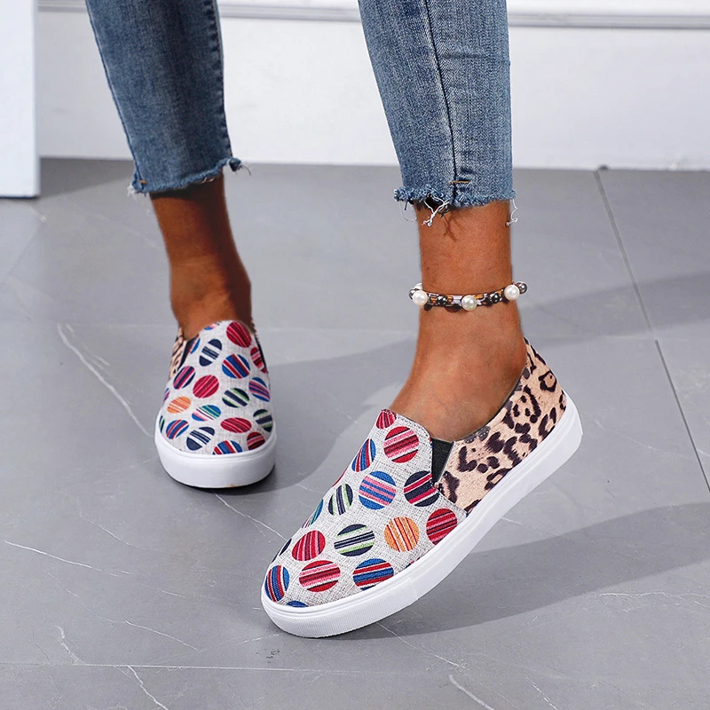 2021 New Autumn Leopard Slip on Casual Round Toe Flat Running Sneakers Women Loafers Fashion Shallow Mouth Printing Canvas Shoes
2021 New Autumn Leopard Slip on Casual Round Toe Flat Running Sneakers Women Loafers Fashion Shallow Mouth Printing Canvas Shoes