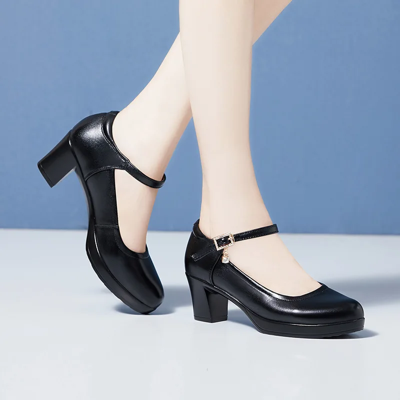 high heel soft cow leather waterproof platform leather thick heel work shoes round head performance show
high heel soft cow leather waterproof platform leather thick heel work shoes round head performance show