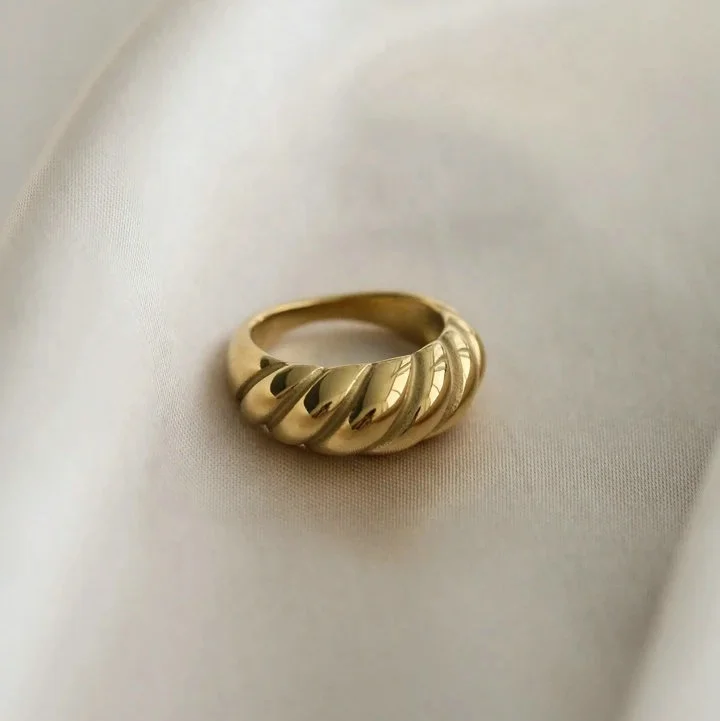 High Quality Waterproof Stainless Steel Croissant Rings For Women Braided Twisted Signet Chunky Dome Ring Stacking Band Jewelry
High Quality Waterproof Stainless Steel Croissant Rings For Women Braided Twisted Signet Chunky Dome Ring Stacking Band Jewelry