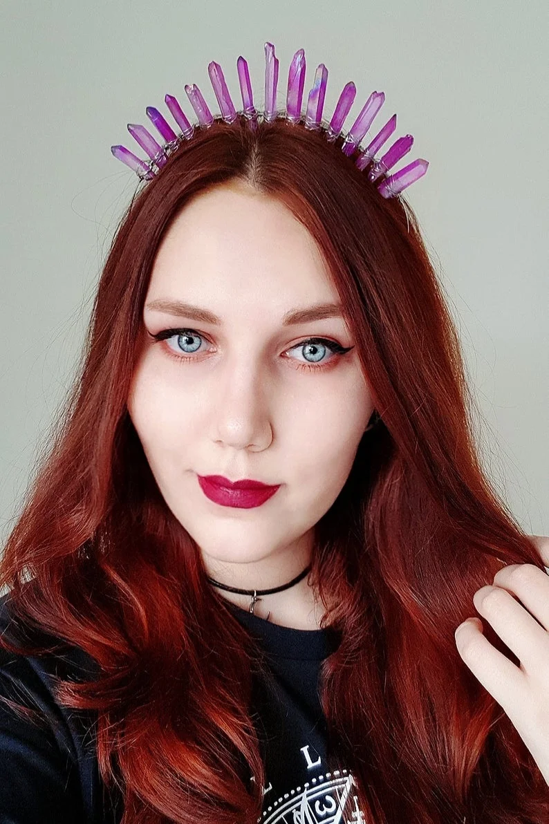Fashion DIY Charm Jewelry Aura Iridescent Crystal Quartz Hair Rough Stone Crystal Healing Point Headband for Women Crown 
Fashion DIY Charm Jewelry Aura Iridescent Crystal Quartz Hair Rough Stone Crystal Healing Point Headband for Women Crown