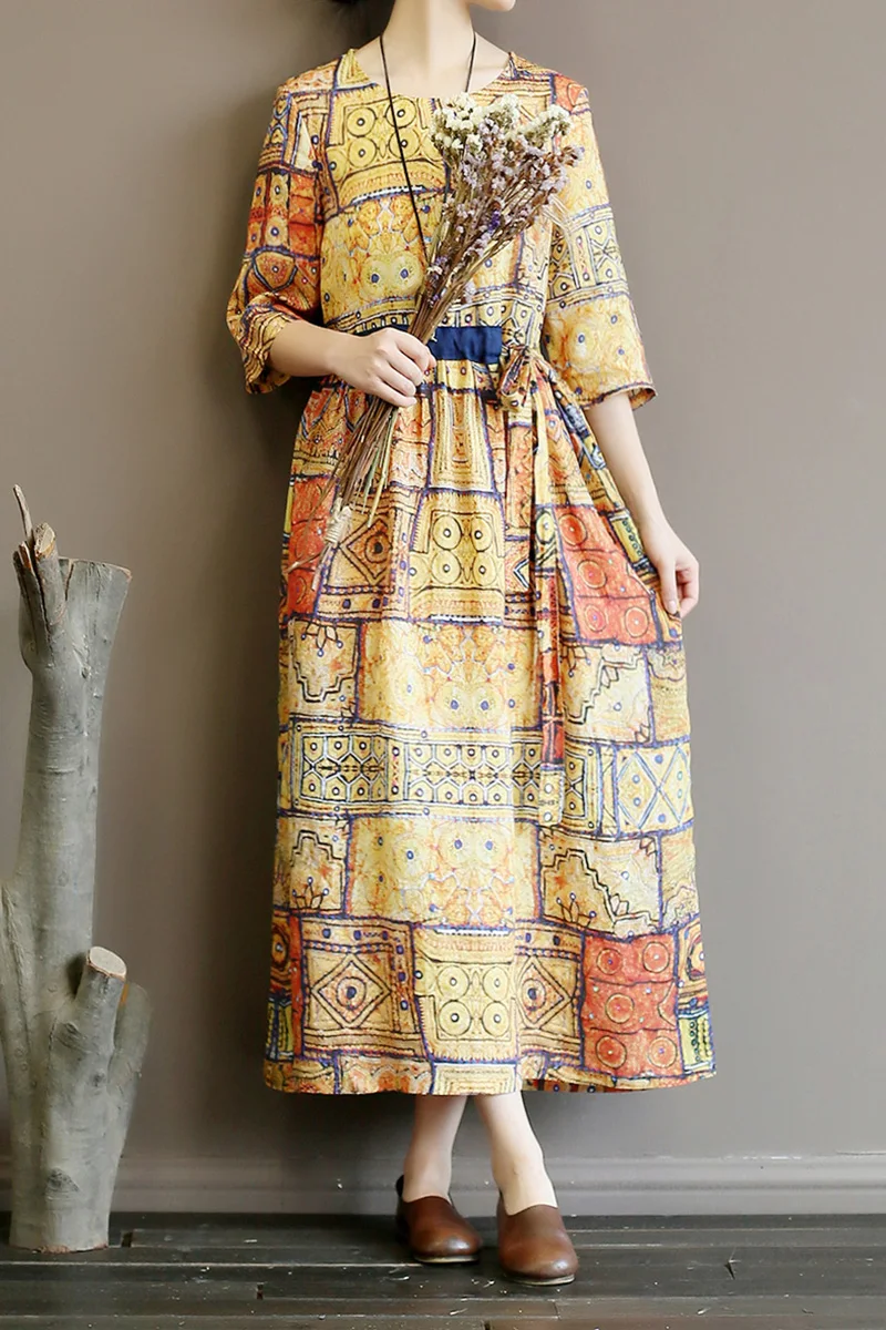 2021 Original high-end pure ramie dress retro cultural printing lace waist slim long skirt spring and summer
2021 Original high-end pure ramie dress retro cultural printing lace waist slim long skirt spring and summer
