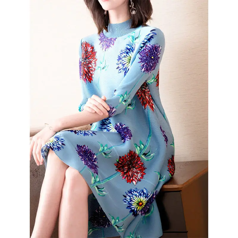 Pleated Dress Women's 2022 Spring And Autumn New Loose And Thin Print Western Style
Pleated Dress Women's 2022 Spring And Autumn New Loose And Thin Print Western Style