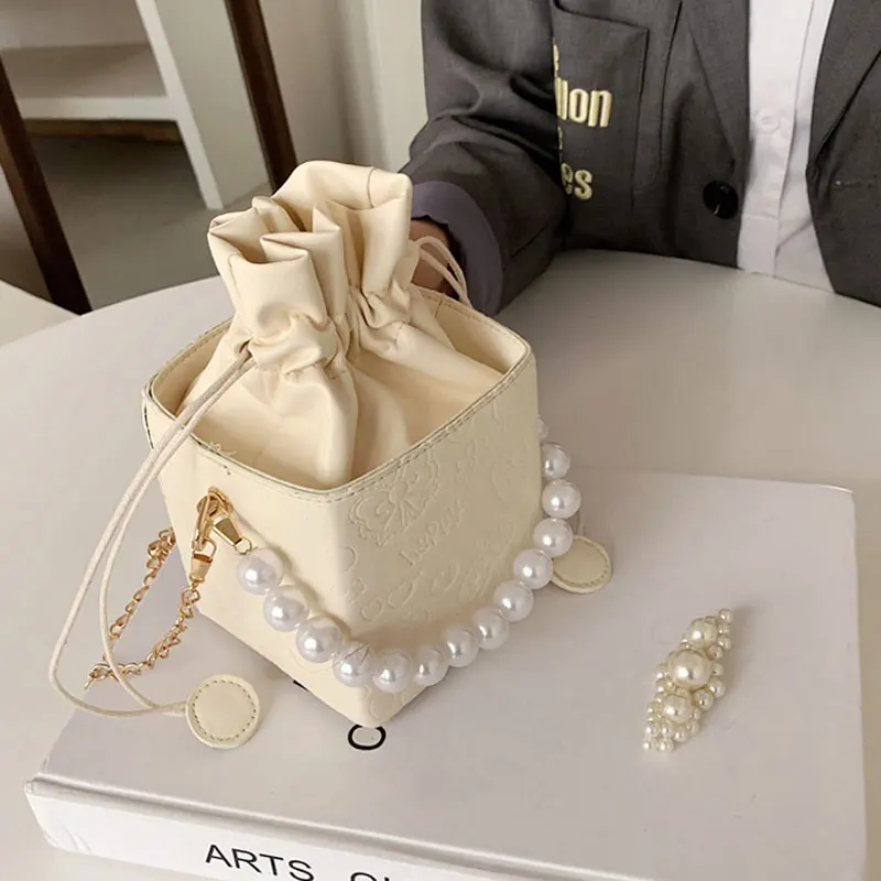 Fashion Simple Handbags For Women 2021 Soft Leather Small Shoulder Bags Designer Female Crossbody Bag Luxury Square Purse
Fashion Simple Handbags For Women 2021 Soft Leather Small Shoulder Bags Designer Female Crossbody Bag Luxury Square Purse