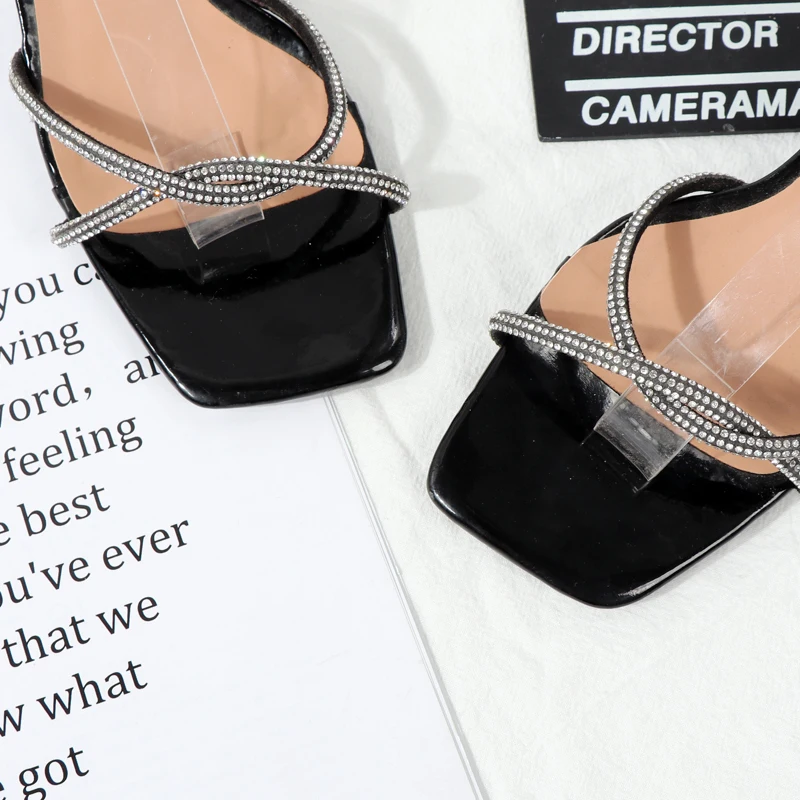 2021 summer new European and American crossed Stiletto Sandals peep-toe fashion rhinestone black plus-size high heels women
2021 summer new European and American crossed Stiletto Sandals peep-toe fashion rhinestone black plus-size high heels women
