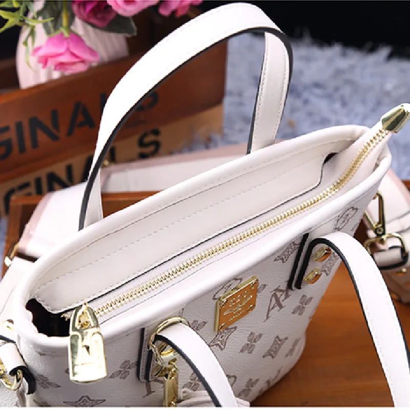 Genuine Leather Women Buckets 2021 New Fashion Classical Print One Shoulder Bags Ladies Designer Purse and Handbags Sac Luxe Cc
Genuine Leather Women Buckets 2021 New Fashion Classical Print One Shoulder Bags Ladies Designer Purse and Handbags Sac Luxe Cc