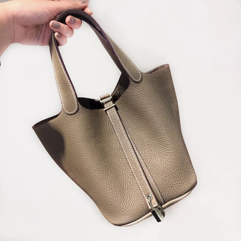 2021 New Large Capacity Women Shoulder Bag 100% Genuine Leather Elegant Handbag Casual Tote Lady Shopping Bags Shoulder Bags
2021 New Large Capacity Women Shoulder Bag 100% Genuine Leather Elegant Handbag Casual Tote Lady Shopping Bags Shoulder Bags