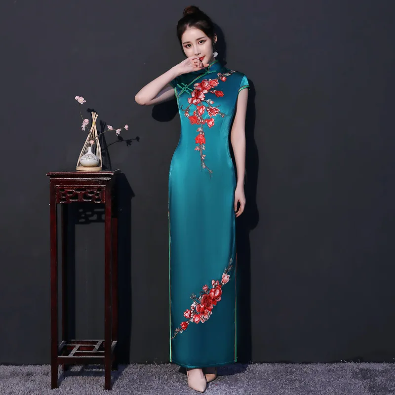 Embroidery Flower Cheongsam Sexy Slim Female Qipao Traditional Chinese Green Evening Party Dress Gown Novelty Long Vestidos
Embroidery Flower Cheongsam Sexy Slim Female Qipao Traditional Chinese Green Evening Party Dress Gown Novelty Long Vestidos