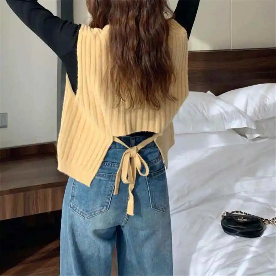 Fashion Korean Style Sleeveless Knitting Sweater Vest Women Autumn Short V-Neck Waistcoat Chic Tops TT0675
Fashion Korean Style Sleeveless Knitting Sweater Vest Women Autumn Short V-Neck Waistcoat Chic Tops TT0675