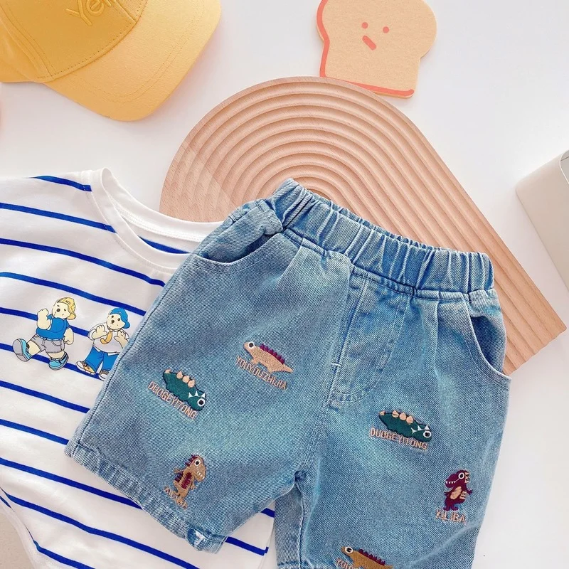 Summer children cartoon embroidery denim shorts boys and girls casual all-match knee length pants
Summer children cartoon embroidery denim shorts boys and girls casual all-match knee length pants