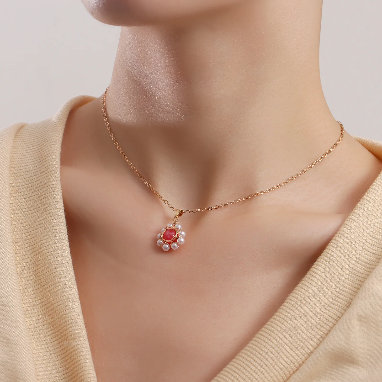New Unique Design Ruby Sun Flower Pearl Pendant Necklace for Women Fashion Female Clavicle Chain Sweater Chain Party Jewelry
New Unique Design Ruby Sun Flower Pearl Pendant Necklace for Women Fashion Female Clavicle Chain Sweater Chain Party Jewelry