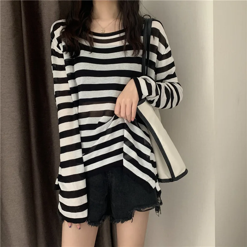 New Korean Fashion Women's Summer Thin Sun Protection Knitted T-shirt Long Sleeve Loose Striped Sunscreen Sweater Pullover
New Korean Fashion Women's Summer Thin Sun Protection Knitted T-shirt Long Sleeve Loose Striped Sunscreen Sweater Pullover