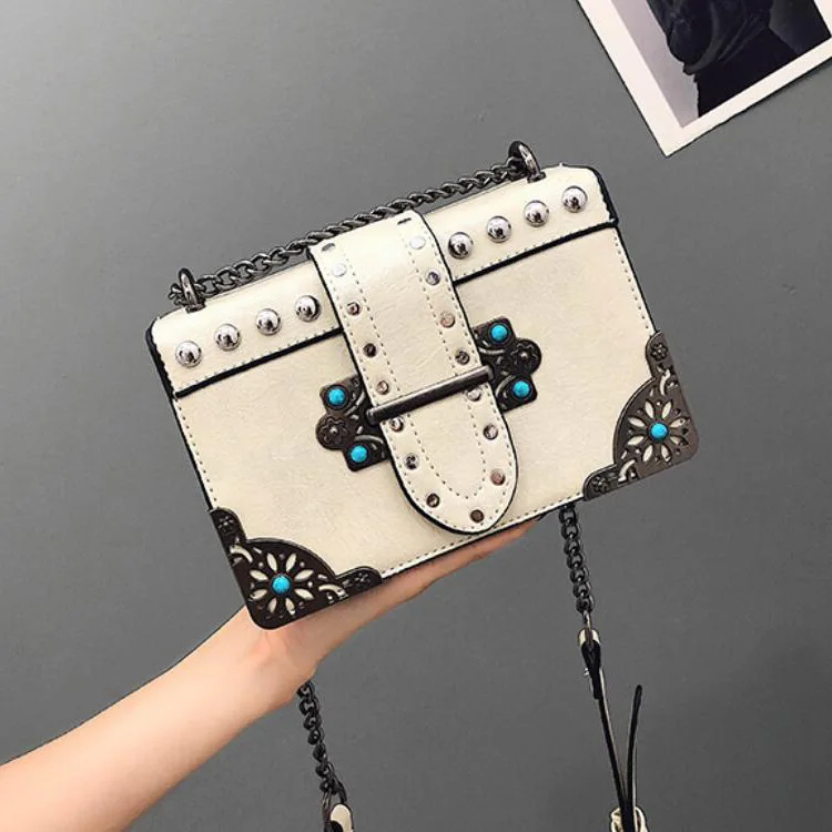 Женская маленькая квадратная сумка с заклепками, осень 2021
Женская маленькая квадратная сумка с заклепками, осень 2021