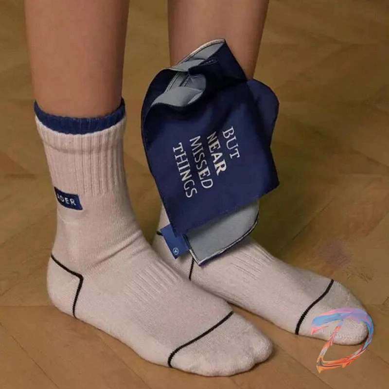 Men Women Socks Ader Error Socks High Quality Double Screw Mouth White Blue Embroidered Cotton Tube Socks Adererror Trendy Socks
Men Women Socks Ader Error Socks High Quality Double Screw Mouth White Blue Embroidered Cotton Tube Socks Adererror Trendy Socks