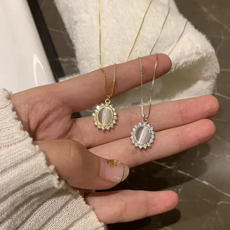 Vintage Opal Necklace for Women Oval Gemstone Natural Stone Choker Pendant Simple Clavicle Chain Birthday Gift Wholesale
Vintage Opal Necklace for Women Oval Gemstone Natural Stone Choker Pendant Simple Clavicle Chain Birthday Gift Wholesale
