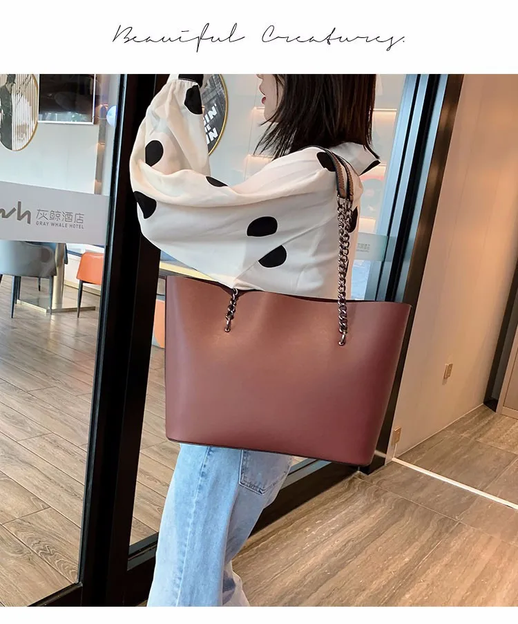 Женская сумка через плечо, с мягкой поверхностью
Женская сумка через плечо, с мягкой поверхностью