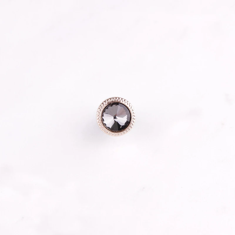 Men's Shirt Brooches Women's Collar Buckles Anti-Glare Mini Button Metal Sweater Collar Pin Colorful Fashion Brooches
Men's Shirt Brooches Women's Collar Buckles Anti-Glare Mini Button Metal Sweater Collar Pin Colorful Fashion Brooches