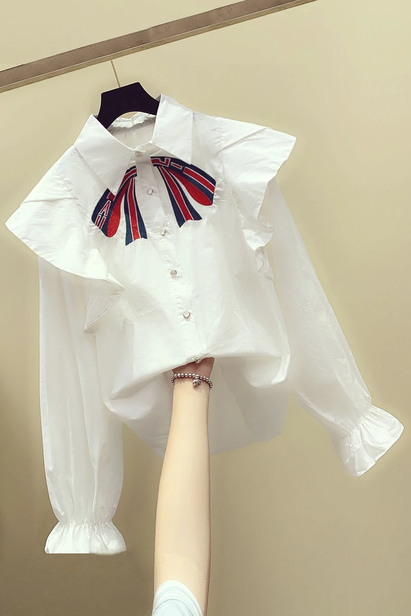 White Shirt Women Loose Fall Winter 2019 New Long Sleeve Lotus Edge Embroidered Bow Blusas Student Horn Sleeve Shirts Blouse Top 
White Shirt Women Loose Fall Winter 2019 New Long Sleeve Lotus Edge Embroidered Bow Blusas Student Horn Sleeve Shirts Blouse Top