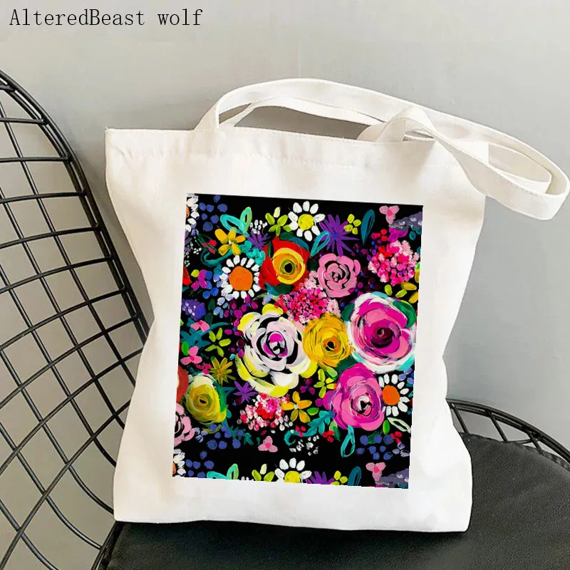 Женская яркая холщовая сумка-шоппер с цветочным принтом
Женская яркая холщовая сумка-шоппер с цветочным принтом