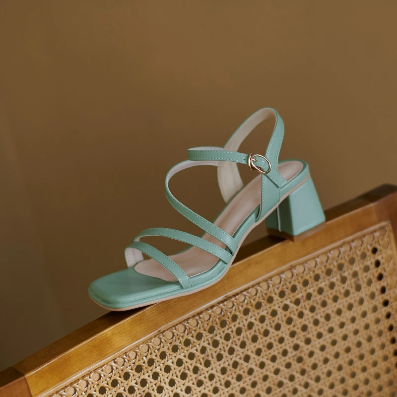 All-Match Simple Thick Heel Square Toe Light Green Sandals Shallow Mouth Thick Heel Mesh In-Line Buckle Strap All-Over-Toe Women 
All-Match Simple Thick Heel Square Toe Light Green Sandals Shallow Mouth Thick Heel Mesh In-Line Buckle Strap All-Over-Toe Women