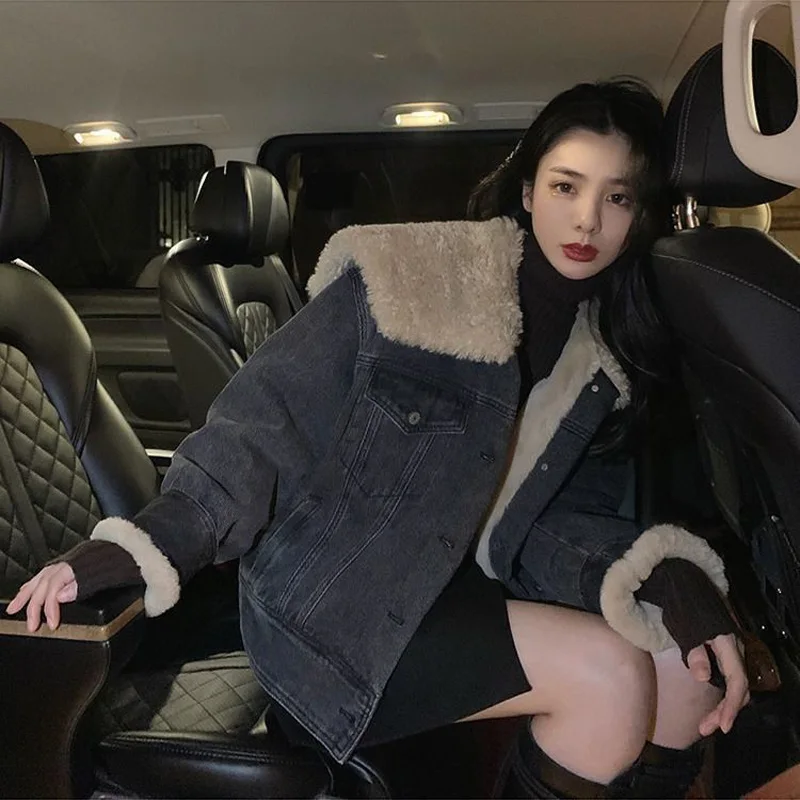 Women Winter Padded Feelce Denim Jacket Sailor Collar Full Sleeve Warm Female Casual Style Coats And Tops
Women Winter Padded Feelce Denim Jacket Sailor Collar Full Sleeve Warm Female Casual Style Coats And Tops