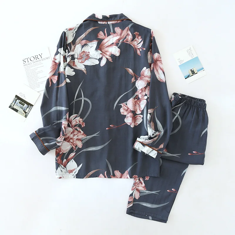 Spring and Summer Viscose Ladies Small Fresh Printed Artificial Cotton Pajamas Thin Cool Flowers Long-sleeved Home Service Suit
Spring and Summer Viscose Ladies Small Fresh Printed Artificial Cotton Pajamas Thin Cool Flowers Long-sleeved Home Service Suit