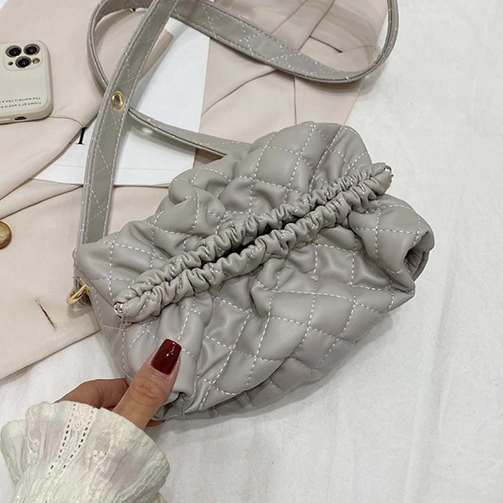 Fashion Plaid Folds Designer Women Shoulder Crossbody Bags High Quality PU Leather Messenger Bags Wide Shoulder Belt Bags
Fashion Plaid Folds Designer Women Shoulder Crossbody Bags High Quality PU Leather Messenger Bags Wide Shoulder Belt Bags