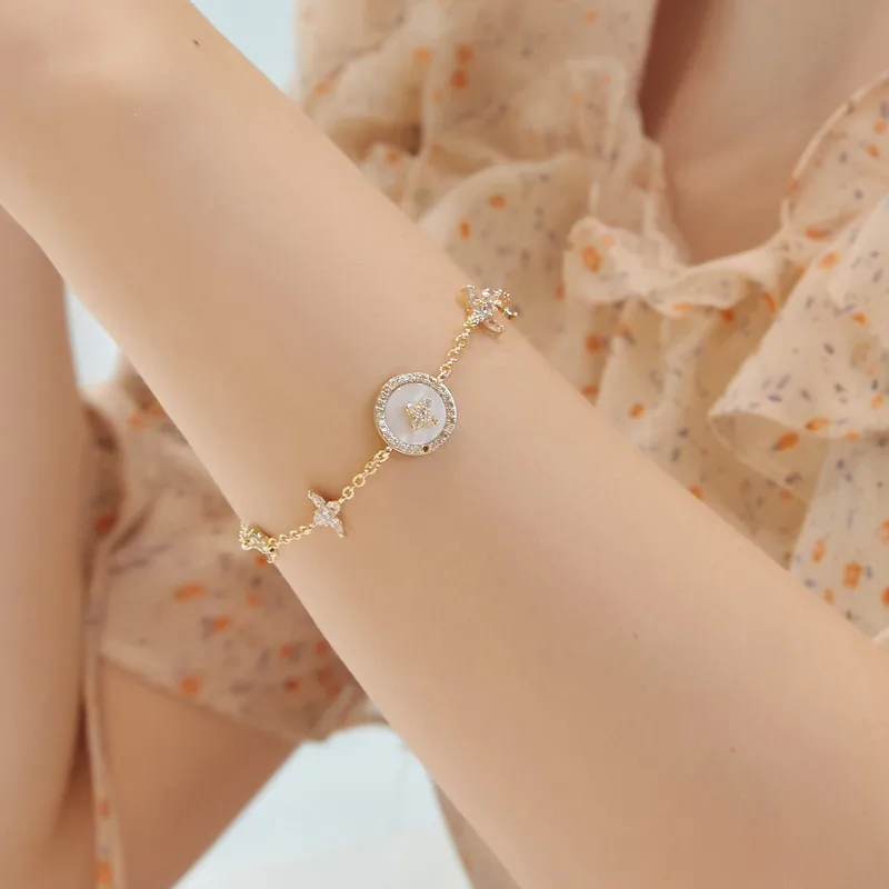 JIAN Fashion Luxury Rhinestone Zircon Bangle Bracelet Women High Quality Flower Charm Bracelets Birthday Gift for Girlfriend
JIAN Fashion Luxury Rhinestone Zircon Bangle Bracelet Women High Quality Flower Charm Bracelets Birthday Gift for Girlfriend
