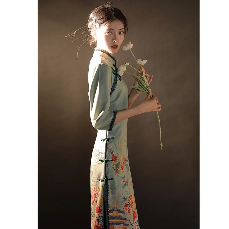 Mandarin Collar Suede Qipao Autumn Winter Sexy Slim Chinese Dress Vintage Print Prom Gown Traditional Button Cheongsams Women
Mandarin Collar Suede Qipao Autumn Winter Sexy Slim Chinese Dress Vintage Print Prom Gown Traditional Button Cheongsams Women
