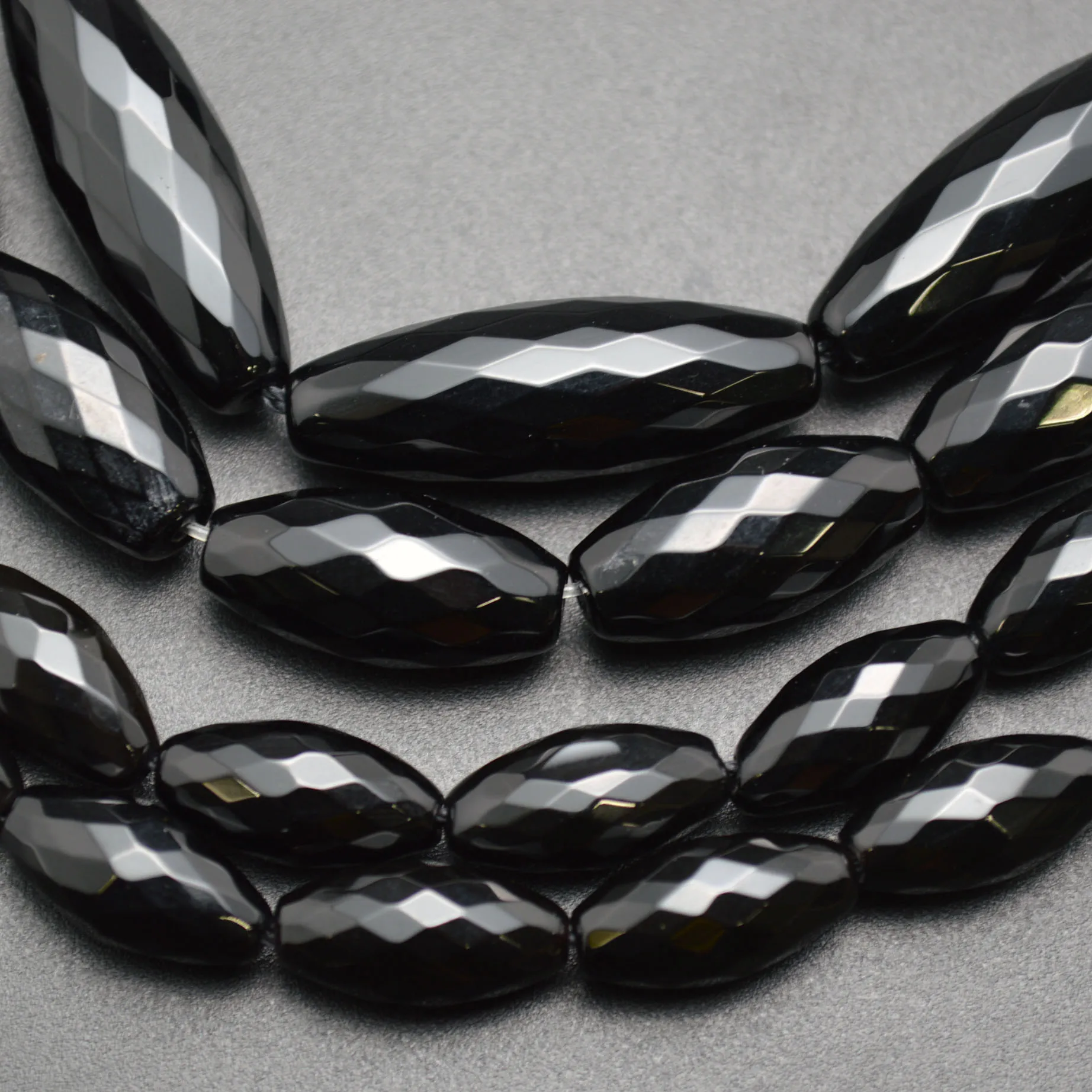 High Quality Faceted Black Onyx Barrel Rice Loose Beads 
High Quality Faceted Black Onyx Barrel Rice Loose Beads