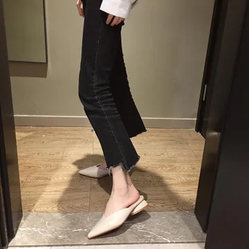 Female Shoes Square heel Cover Toe Ladies' Slippers Luxury Slides Low 2021 Block Designer Soft PU Rubber Hoof Heels Sexy Scanda
Female Shoes Square heel Cover Toe Ladies' Slippers Luxury Slides Low 2021 Block Designer Soft PU Rubber Hoof Heels Sexy Scanda