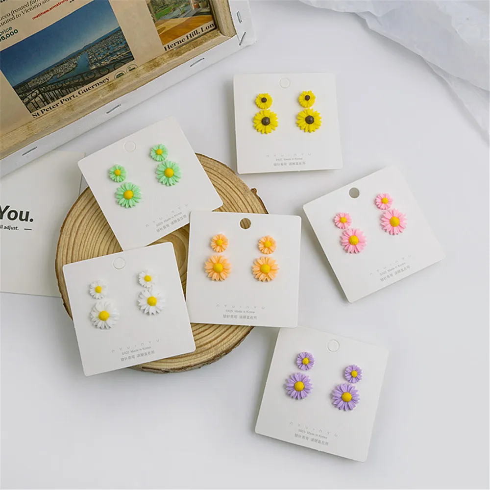 2020 Summer Tiny Daisy Flower Dangle Earrings Simple Personality Multiple Colors Flower Earring For Women Jewelry Accessories
2020 Summer Tiny Daisy Flower Dangle Earrings Simple Personality Multiple Colors Flower Earring For Women Jewelry Accessories