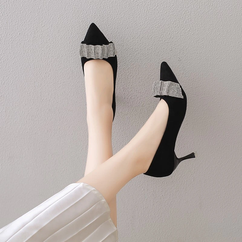2021 Autumn New Simple Elegant High Heels Stiletto Womens PU Polka Dot Bling Sexy Pleated Shoes Pointed Black Etiquette Single
2021 Autumn New Simple Elegant High Heels Stiletto Womens PU Polka Dot Bling Sexy Pleated Shoes Pointed Black Etiquette Single