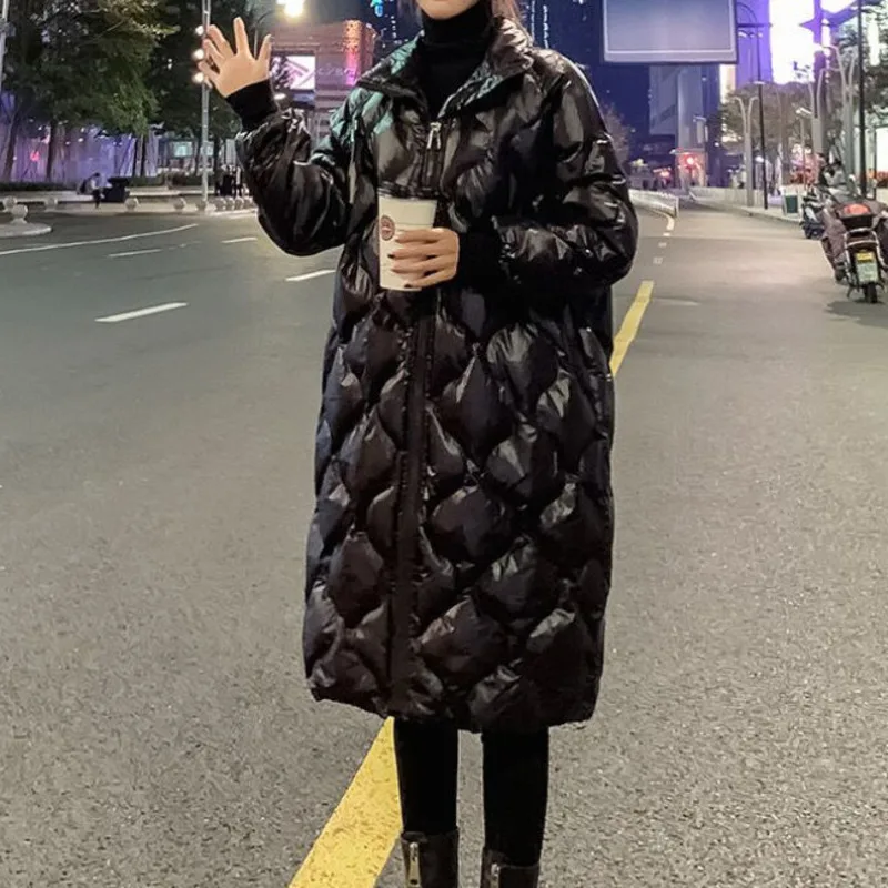 2021 Winter Jacket Women Cotton Padded Clothes Light Middle Long Standing Collar Bright Face Streetwear Fashion Bubble Coat
2021 Winter Jacket Women Cotton Padded Clothes Light Middle Long Standing Collar Bright Face Streetwear Fashion Bubble Coat